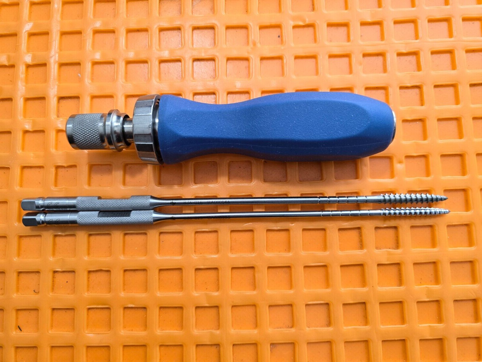 Medtronic 9339082 Orthopedic Quick Connect Ratcheting Handle W- 2 Attachments