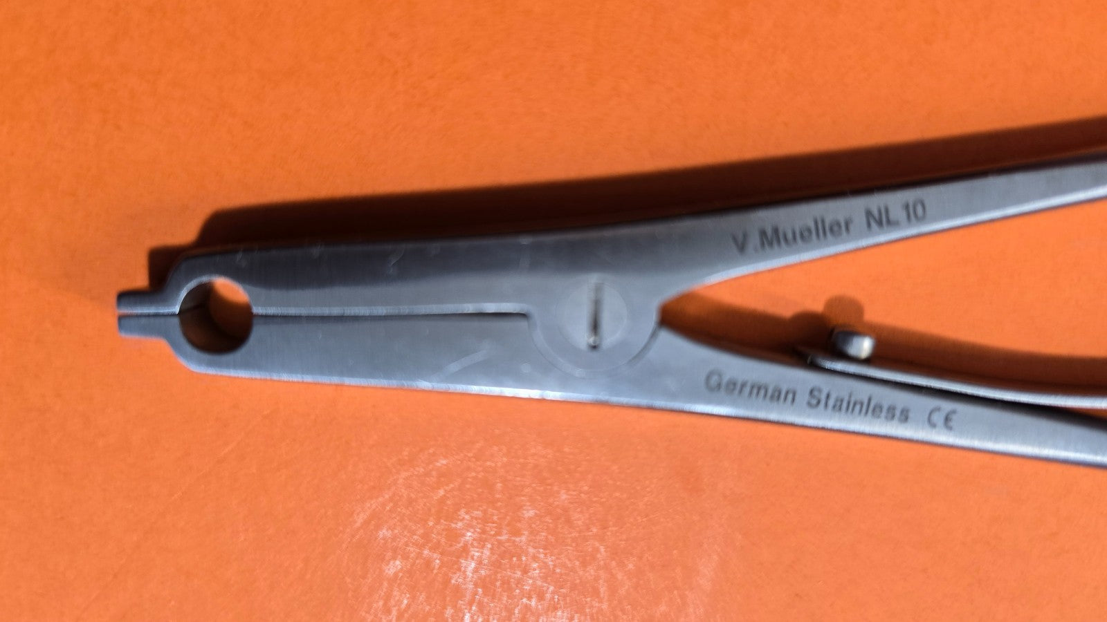 V. Mueller Surgical Raney Clip Applying Forceps 6 1/4" REF: NL10