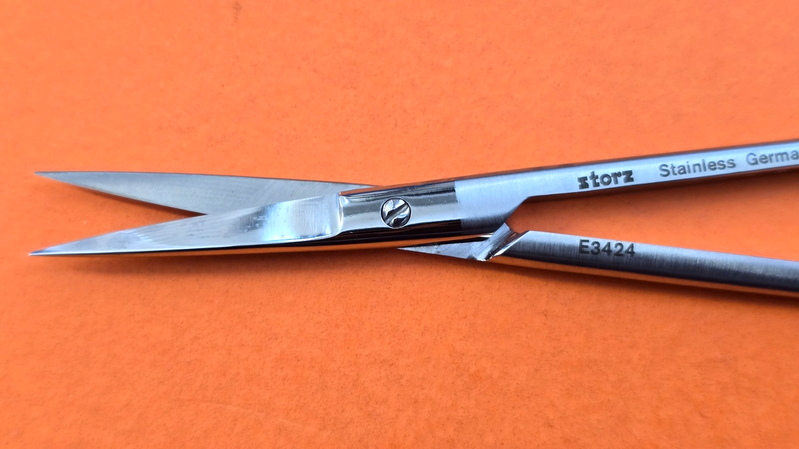 Karl Storz E3424 Surgical ENT Eye Scissors 12.5cm Straight Sharp Blades.