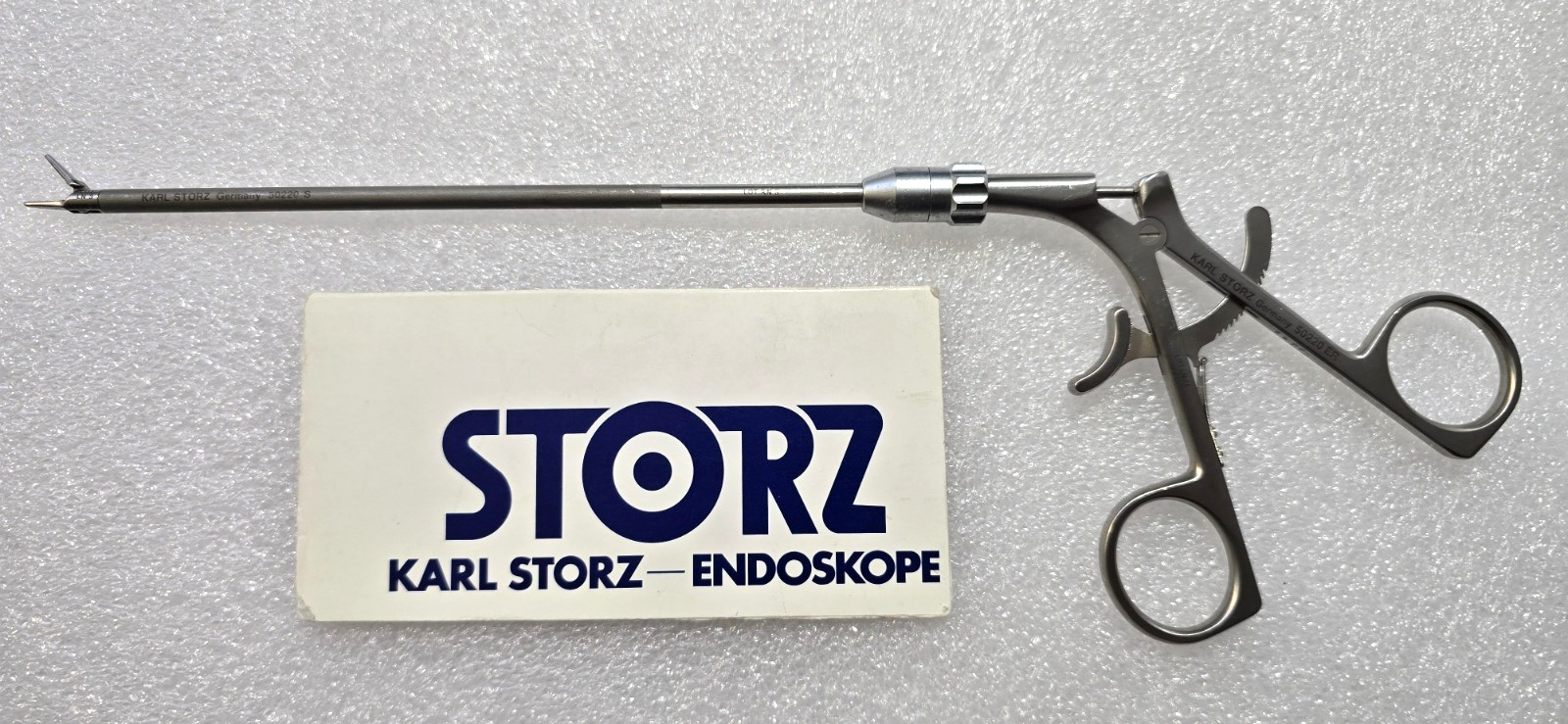 Karl Storz 50220 S Arthroscopy Grasping Forceps 5mm x 16.5cm ratchet Handle