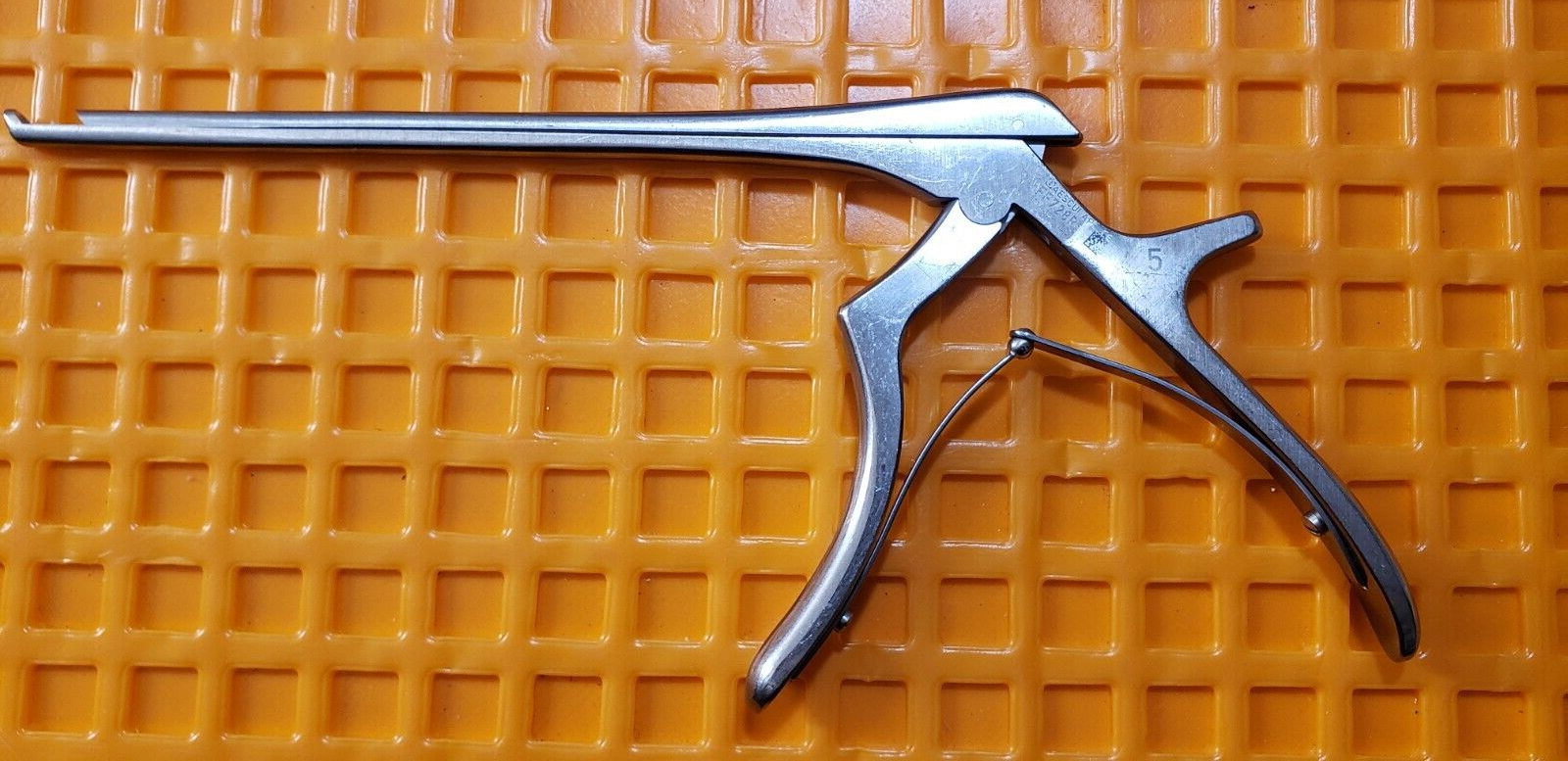 AESCULAP FF728R Surgical Orthopedic Kerrison Rongeur 5mm x 40 Degree Shaft 8"