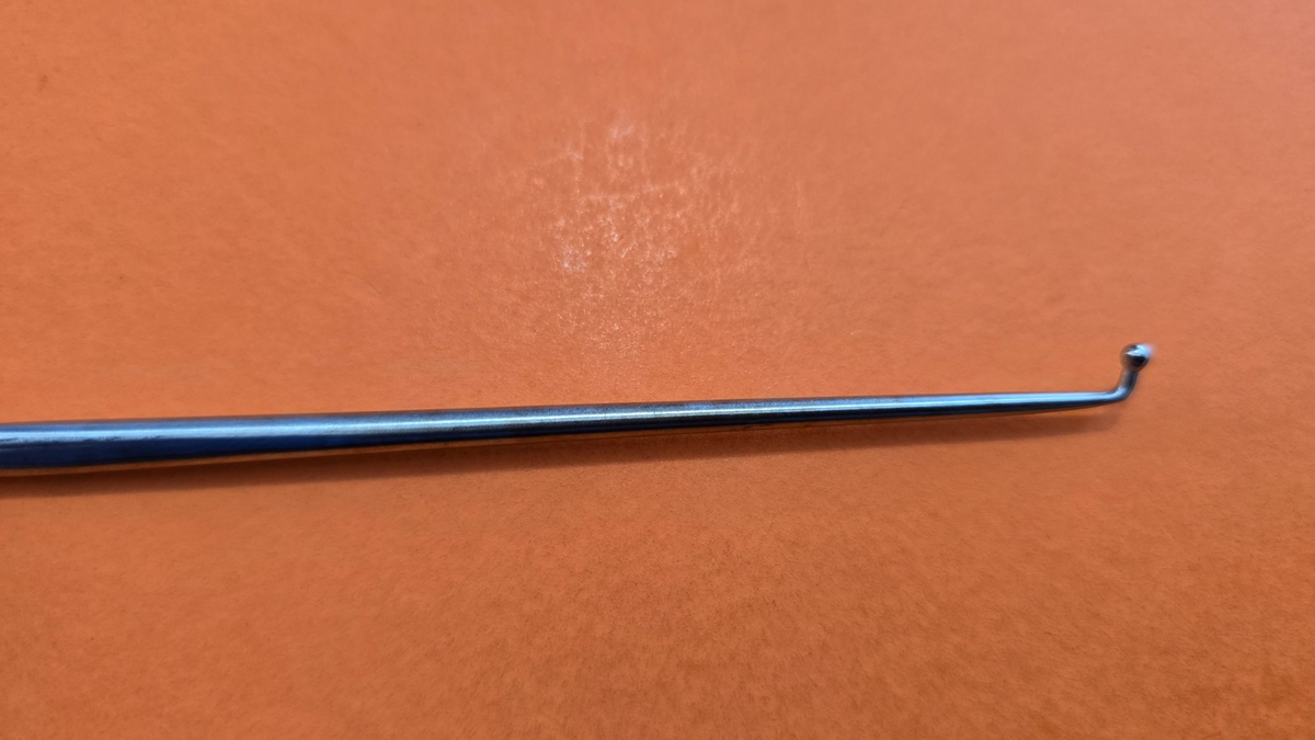 V. Mueller NL 9709 Surgical McCulloch 4mm Ball Tip probe 9.5"