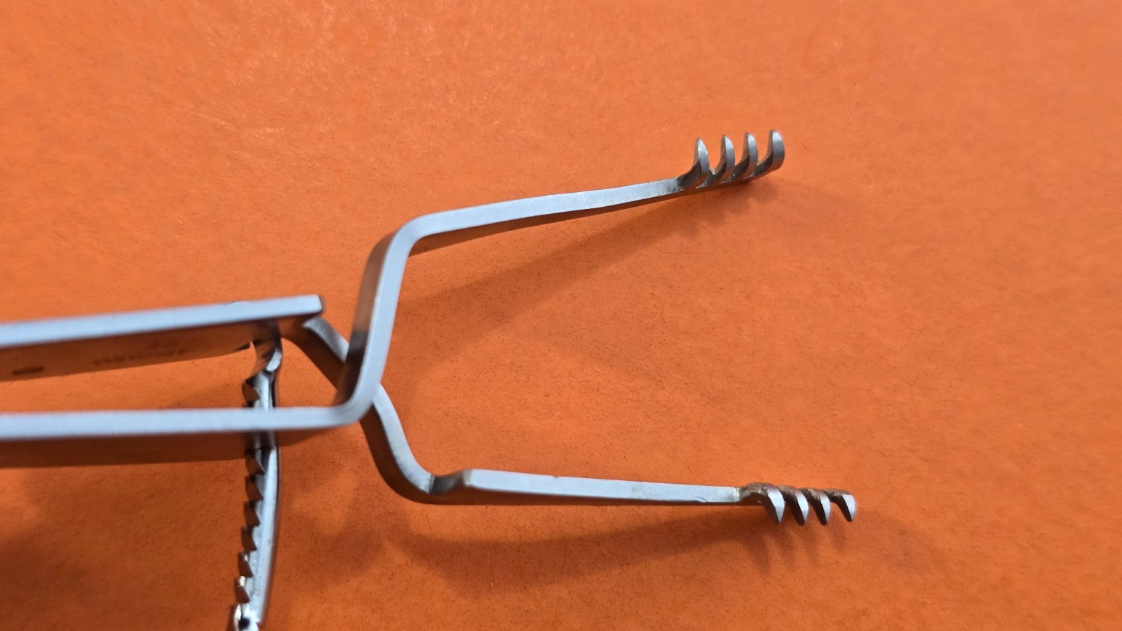 Richards 28-1621 Surgical self Retaining Retractor 4" Sharp 4x4 Prongs