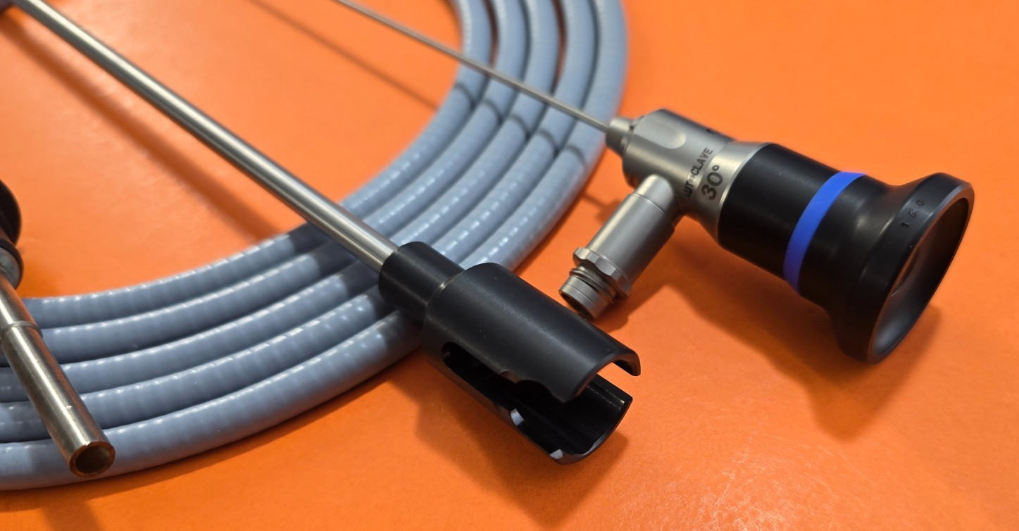 Olympus A4677A Hysteroscope 1.9mm x30° Autoclave & WA03210A Fiber Optic Cable