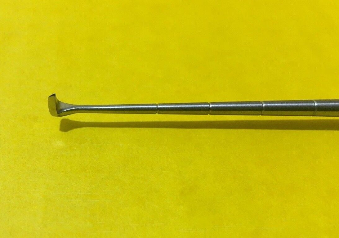 V. Mueller Cronin Cleft Palate Knife, Triangular, 5mm, 7" REF: VM107-8111