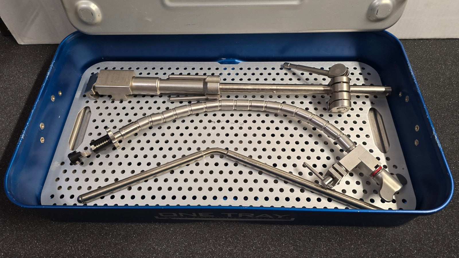 Mediflex FlexArm with Thompson Retractor Angle Bar & Elite Rail Clamp
