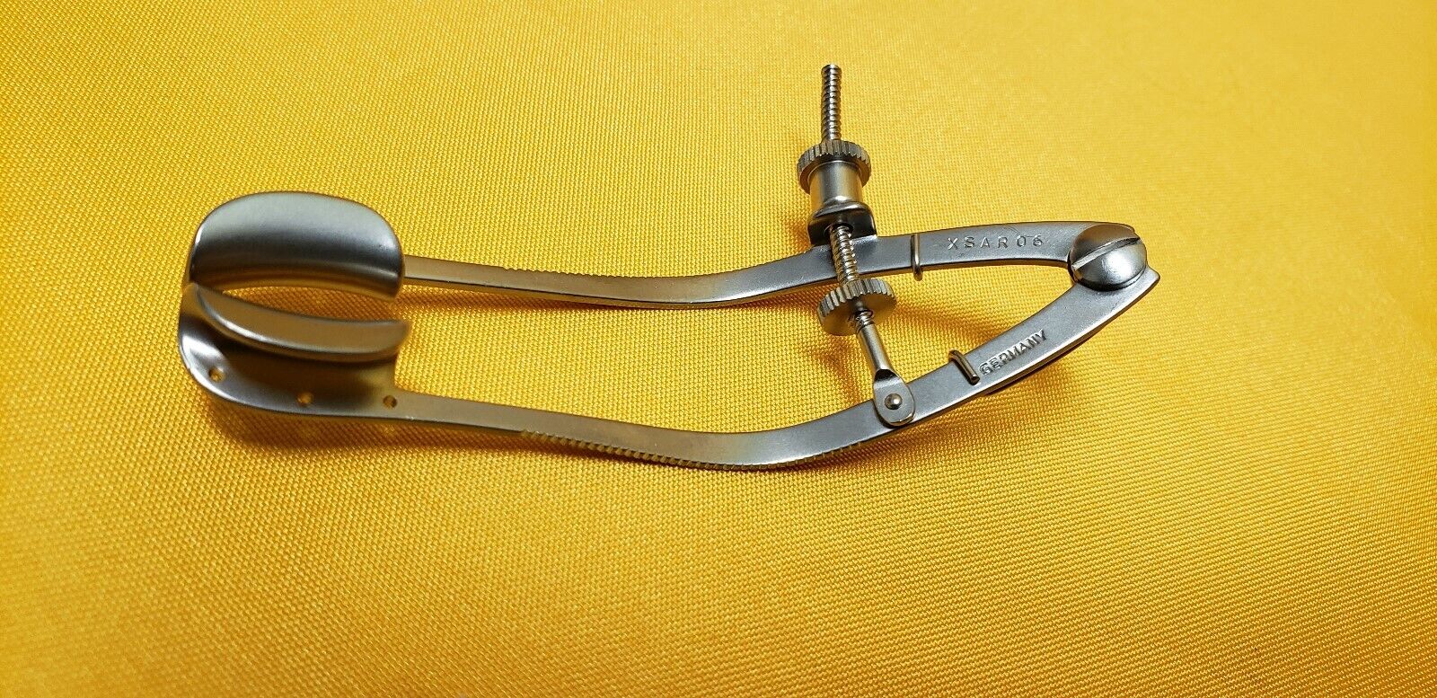 V.Mueller OP-30 Opthalmic LANCASTER Eye Speculum 3" Blades 15mmx7mm Deep