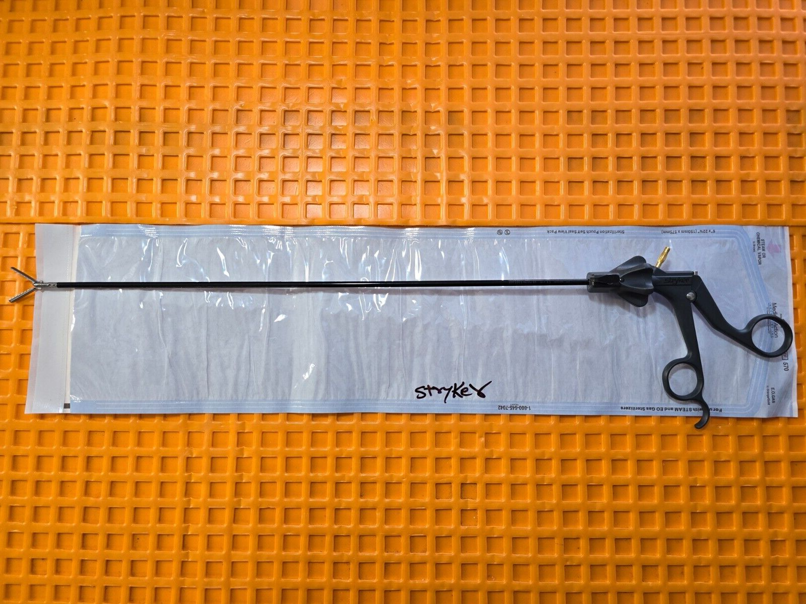 Stryker Laparoscopic Grasping Forceps 5mm x 45cm Monopolar Handle