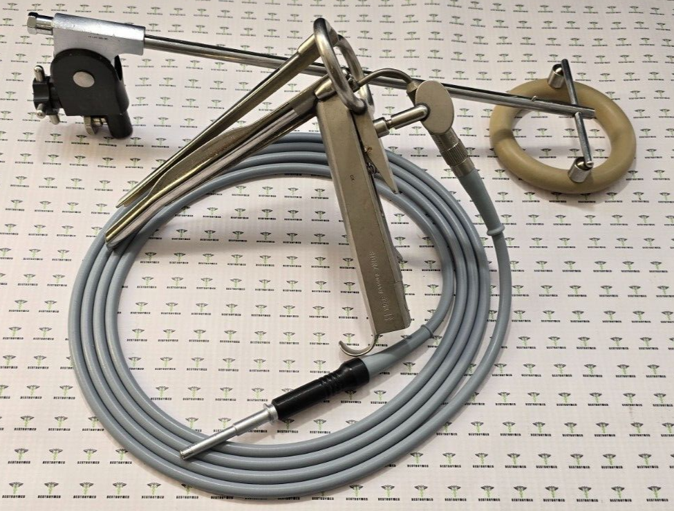Karl Storz 8588 B Operating Laryngoscope with Laryngoscope Holder & 495ND Cable