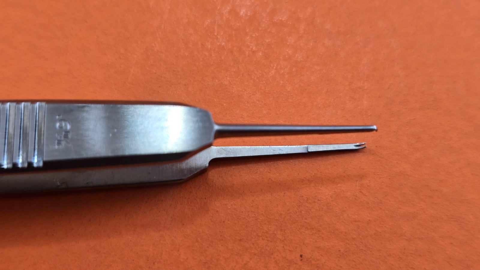 Miltex 18-952 Surgical Castroviejo Fixation Forceps 1x2 teeth straight