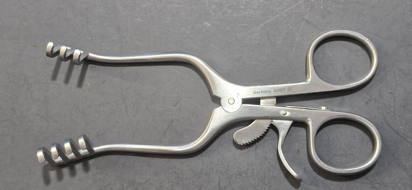 V.Mueller Surgical Weitlaner Retractor 5.5" 3x4 Blunt with ratchet.