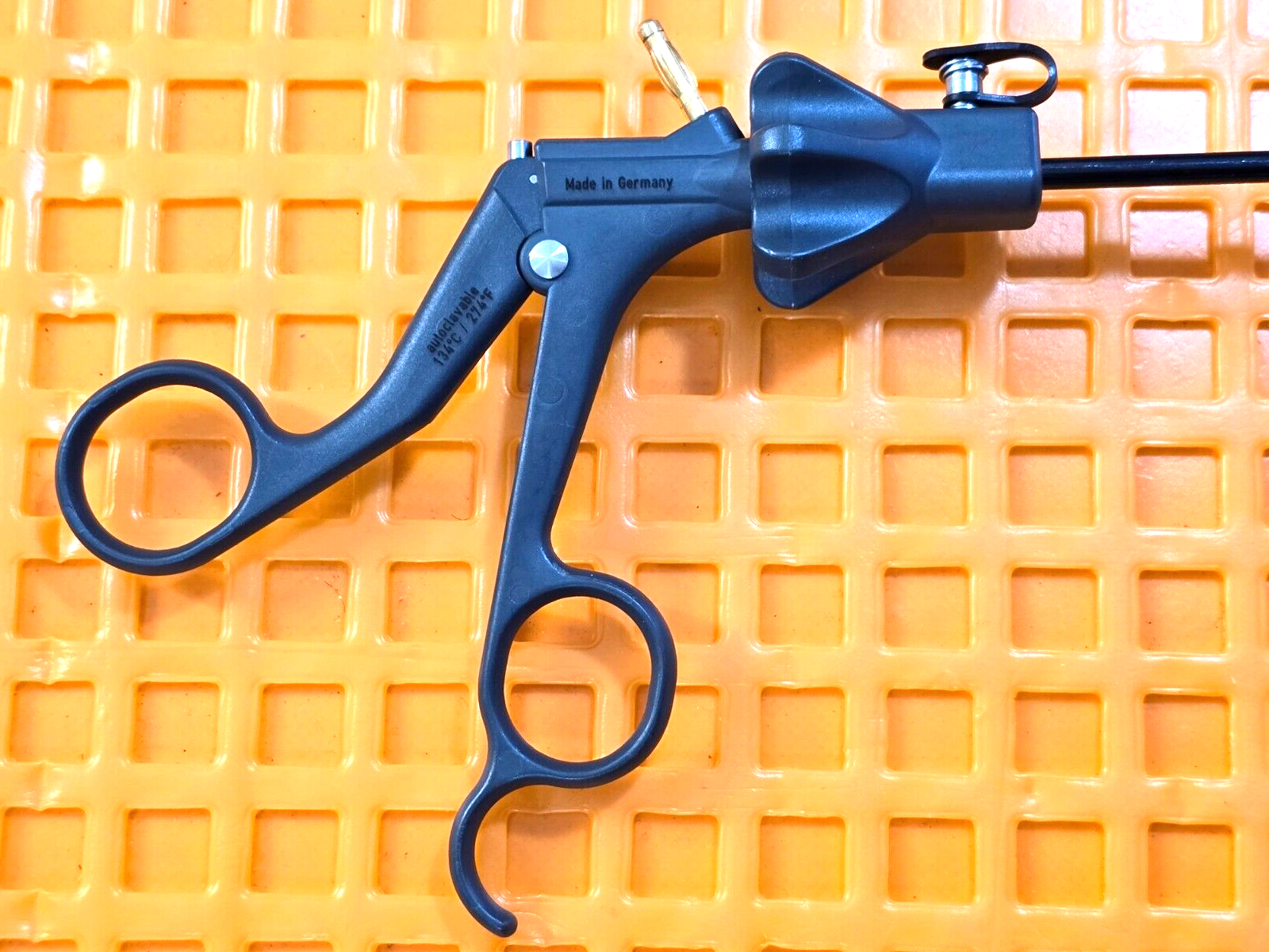 Stryker Laparoscopic Grasping Forceps 5mm x 45cm Monopolar Handle