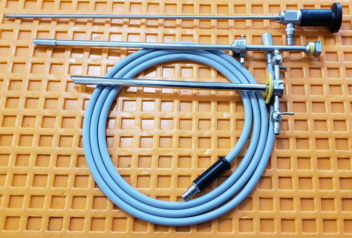 GYRUS ACMI M3-30 Cystoscope 4mmx30* Deg EOS-CFR25 & Fiber Optic Cable