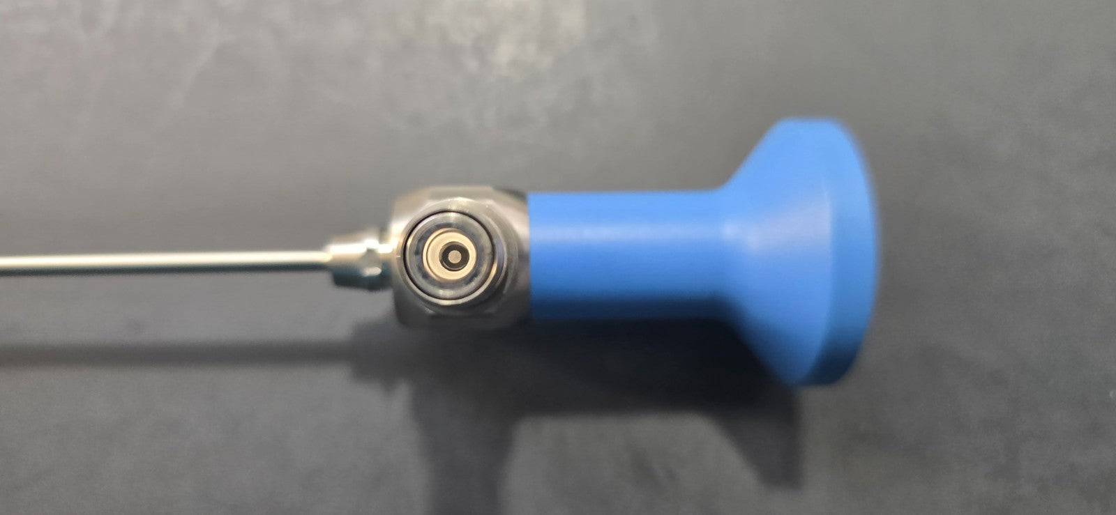 Stryker 2.7mm x 0° x 28cm Telescope with Fiber Optic Cable.