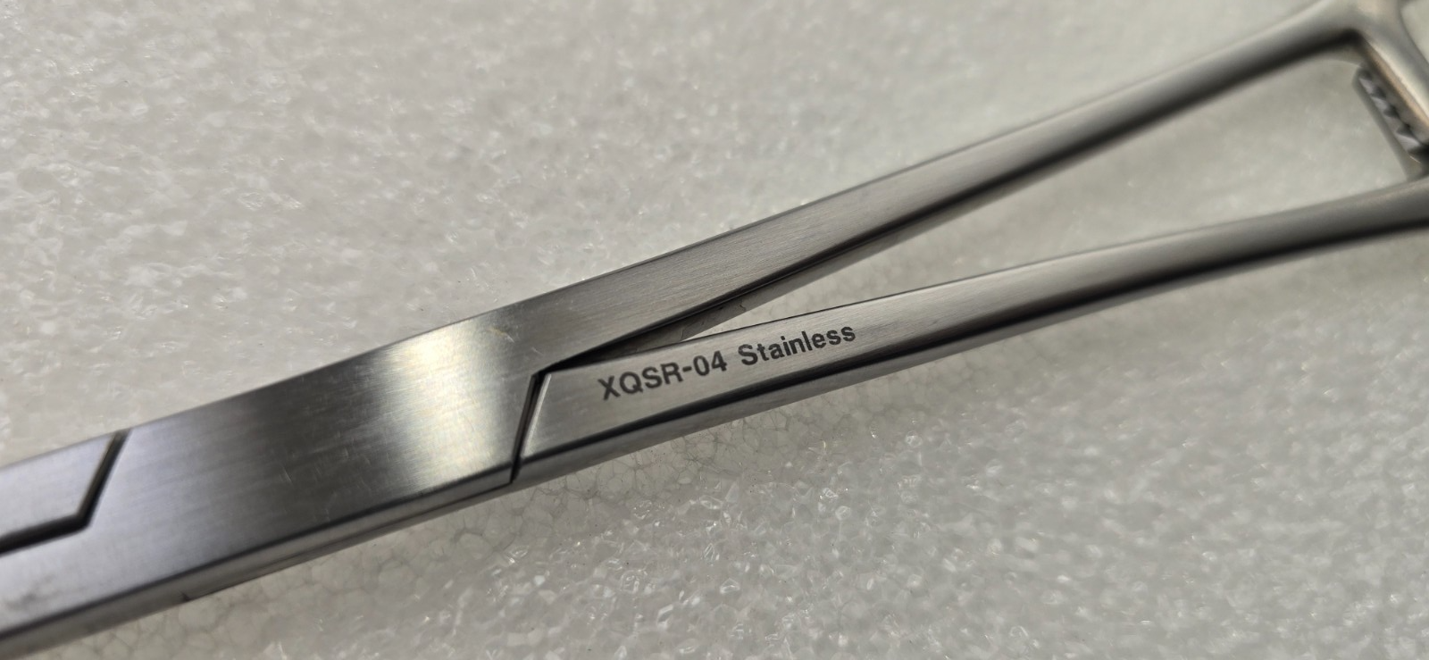 Aesculap Surgical Tube Occluding Clamp Forceps 8" Serrated Jaws REF: SA 2856