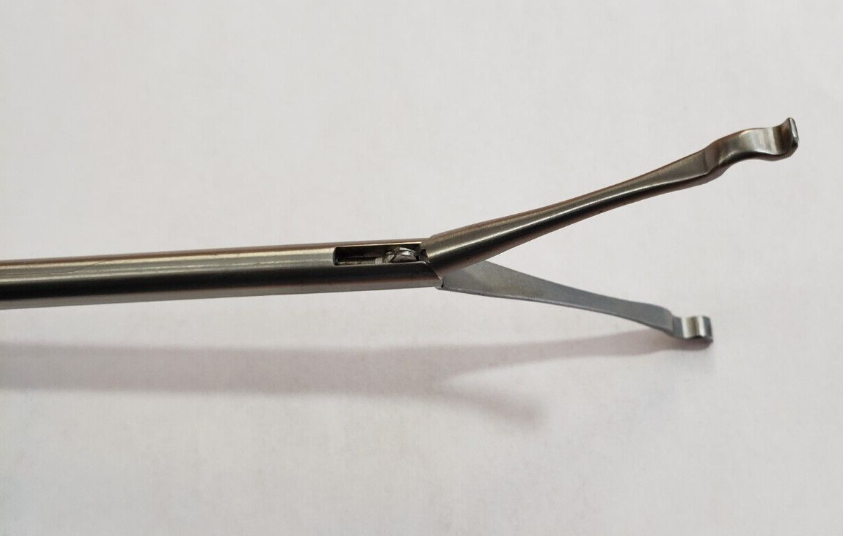 V. Mueller LA1354F Laparoscopic Babcock Forceps 5mm x 36cm Ratchet Handle