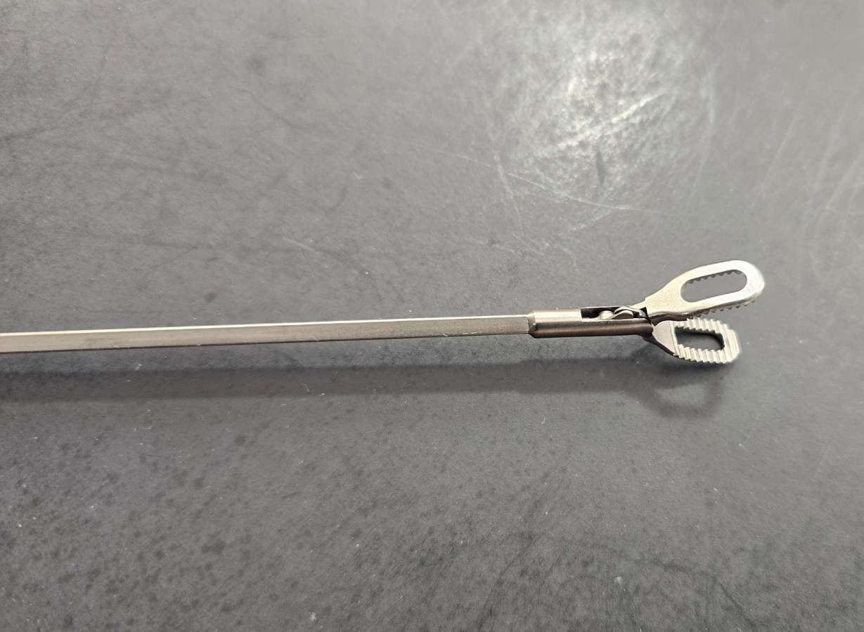 Karl Storz 10370 KL Peanut Grasping Forceps 2.5mm x 55cm GERMANY