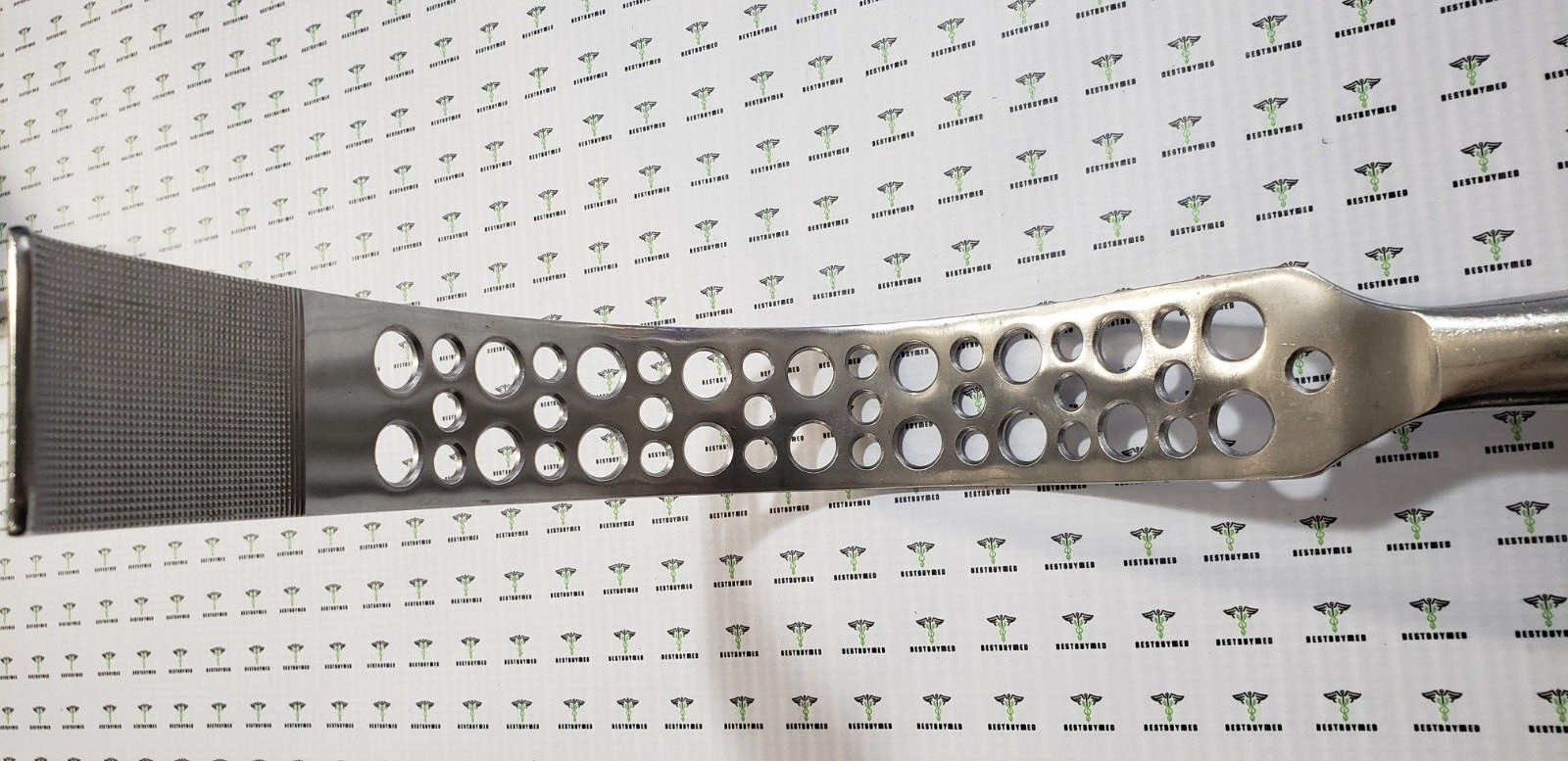V.Mueller SU10310 Surgical Deaver Retractor 1.5" x 15" Long Lamb Handle