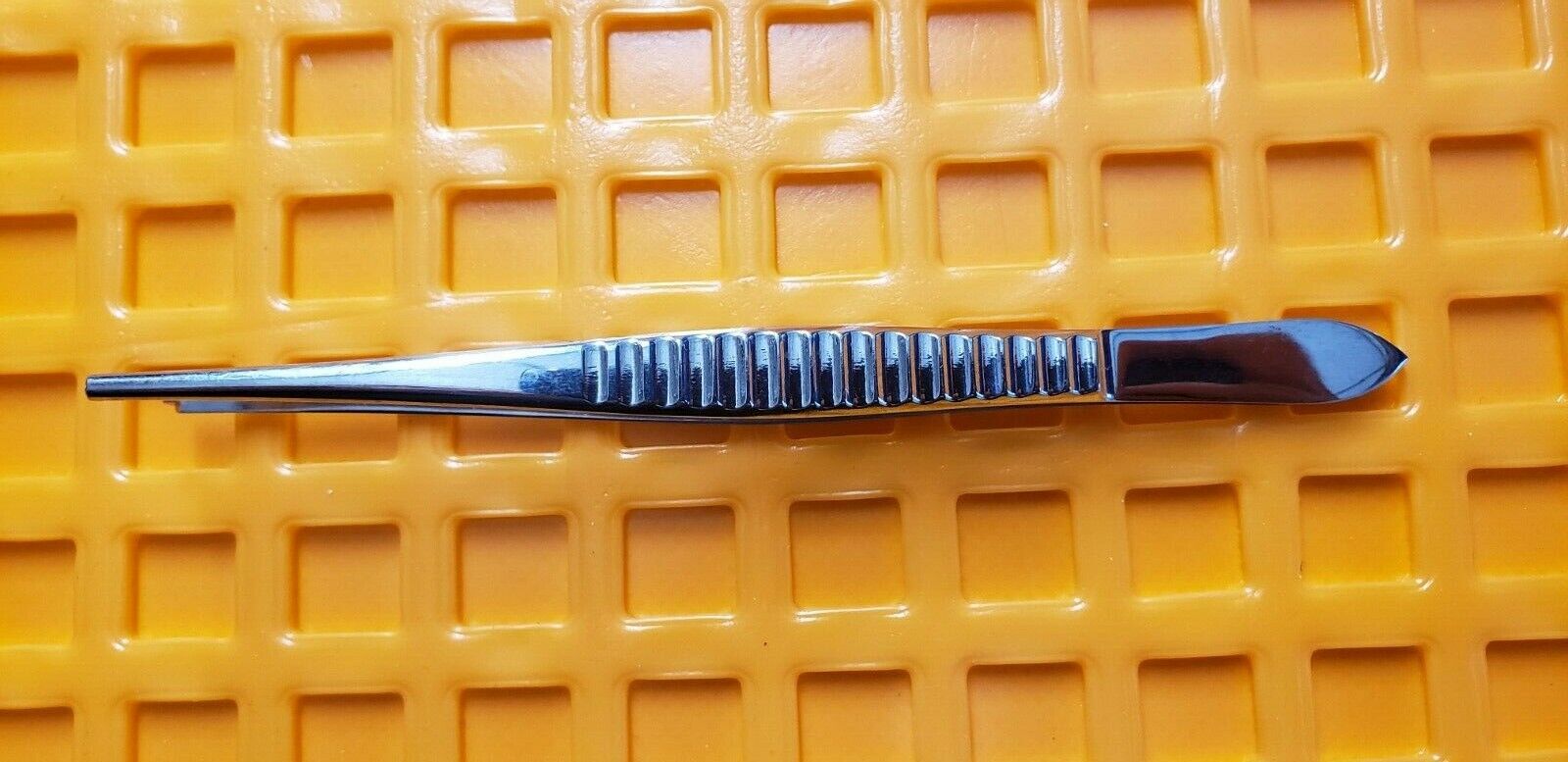 Aesculap Surgical Thumb Tissue Forceps 5.5" 1x2 teeth