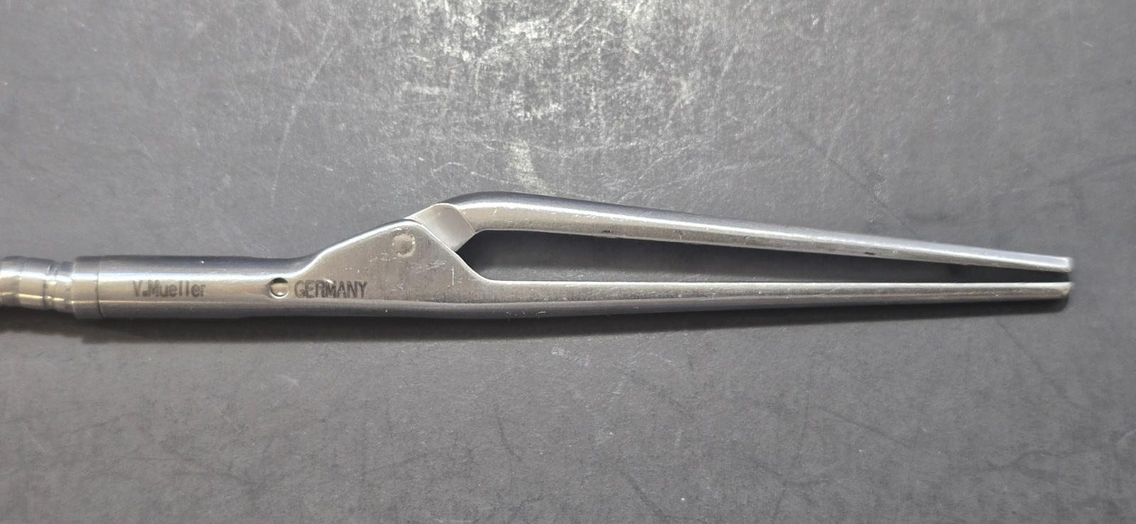 V. Mueller Surgical Crosgrove Forceps Fogarty Jaw Clamp REF: CV 1061