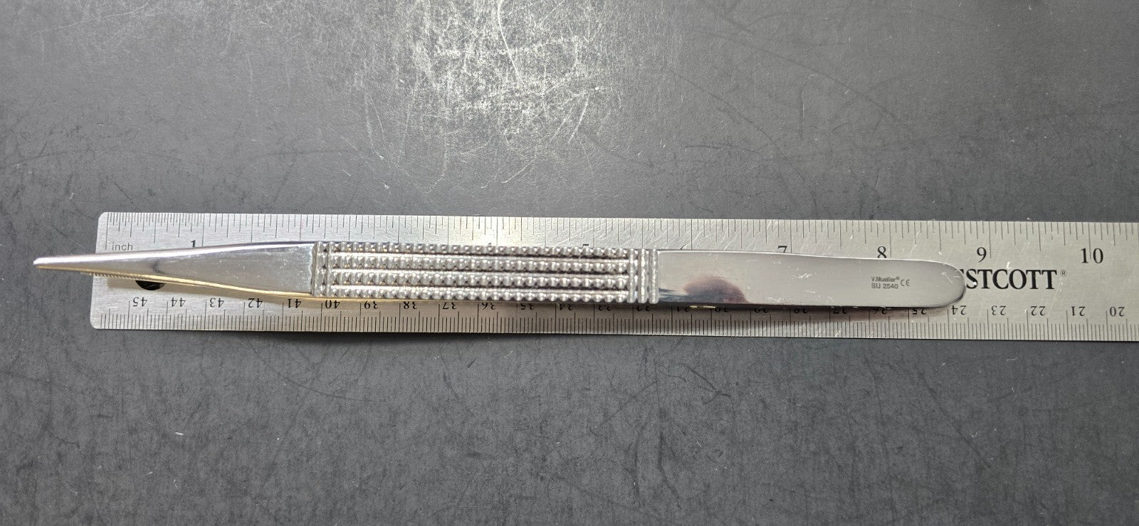 V. Mueller Surgical Orthopedic Tissue Forceps, 8 3/4" REF: SU2540