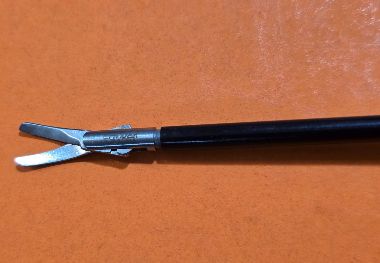 Stryker Laparoscopy Metzenbaum Scissors 3mm x 29cm Rotating Shaft 250-282-047