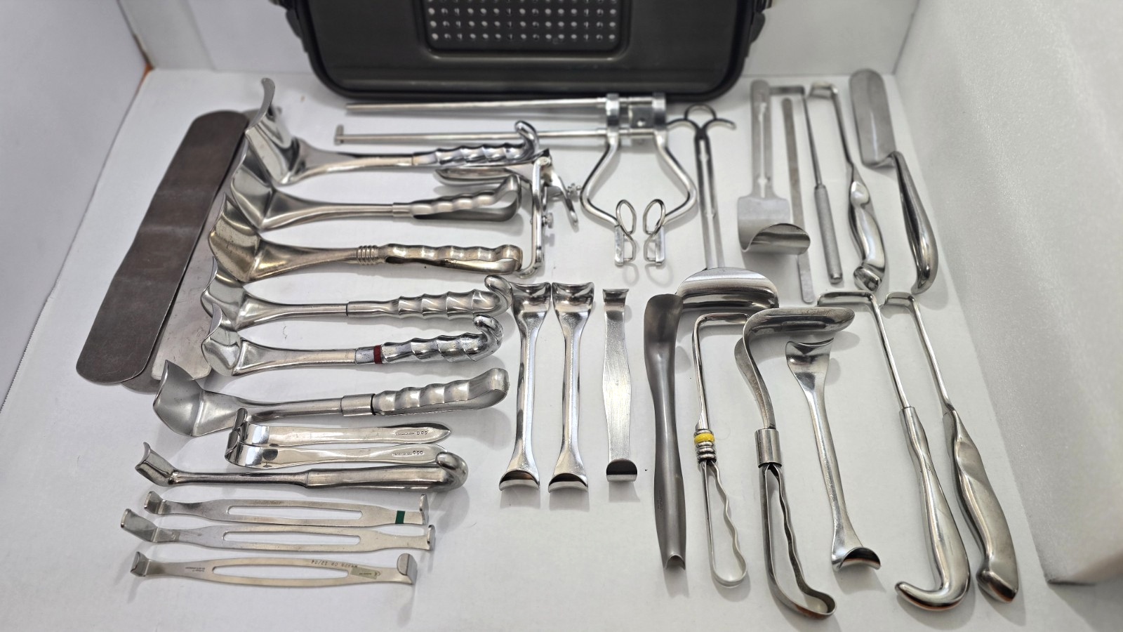 30-pieces Aesculap ,Codman ,Jarit ,Sklar Abdominal retractor Set w-Sterile case