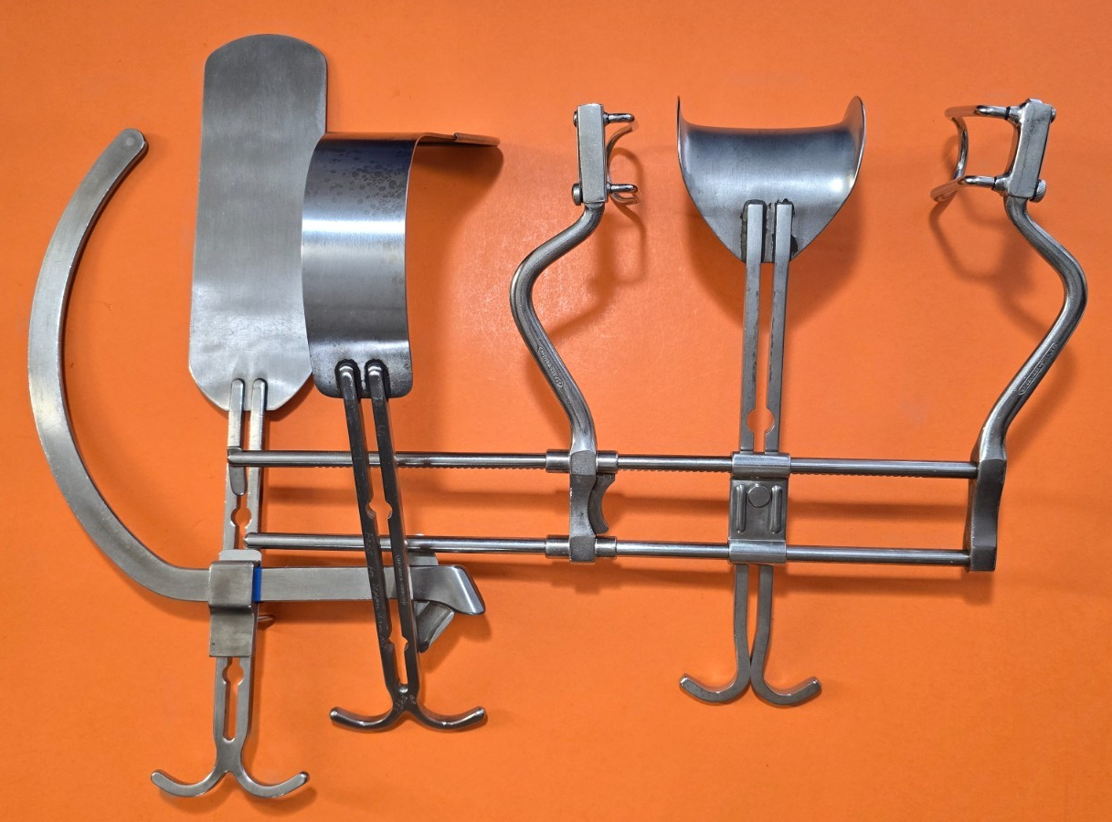 Grieshaber V.Mueller Surgical Balfour Retractor W-Blades & Extension Arm