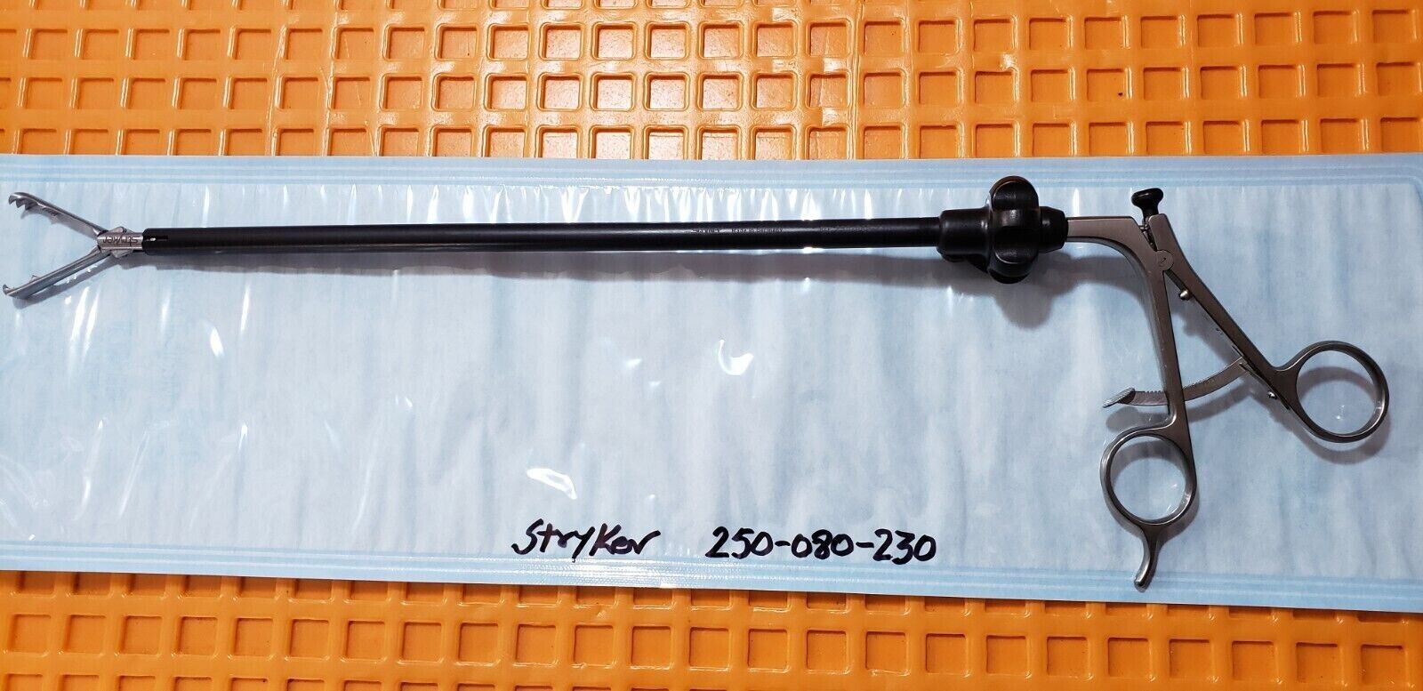 Stryker Allis Tissue Forceps 10mm x 33cm with Ratchet Handle