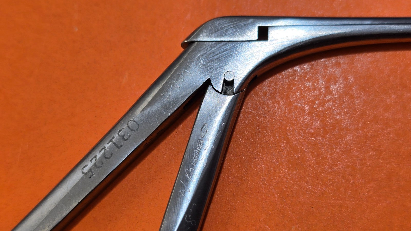 PILLING Weck 031225 Surgical Alligator Forceps 4.25" serrated Jaws.