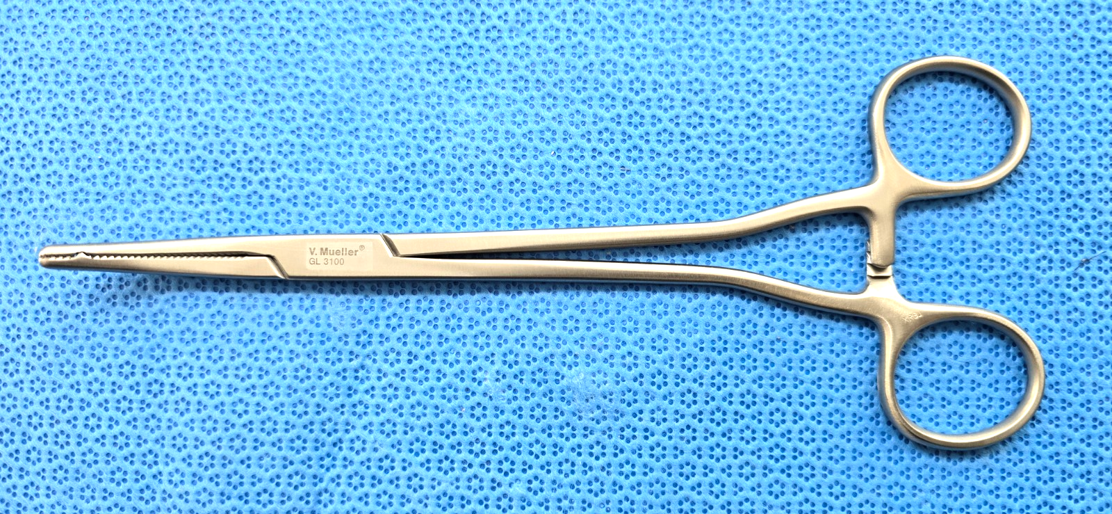 V. Mueller Surgical Heaney Forceps 8 1/4" Single tooth Curved REF: GL 3100