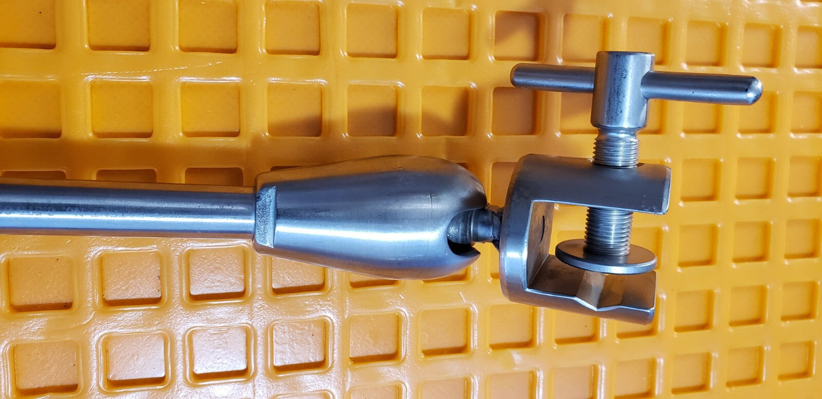 Marina Medical Surgical Table Mounted Retractor Arm with Automated Rail Clamp