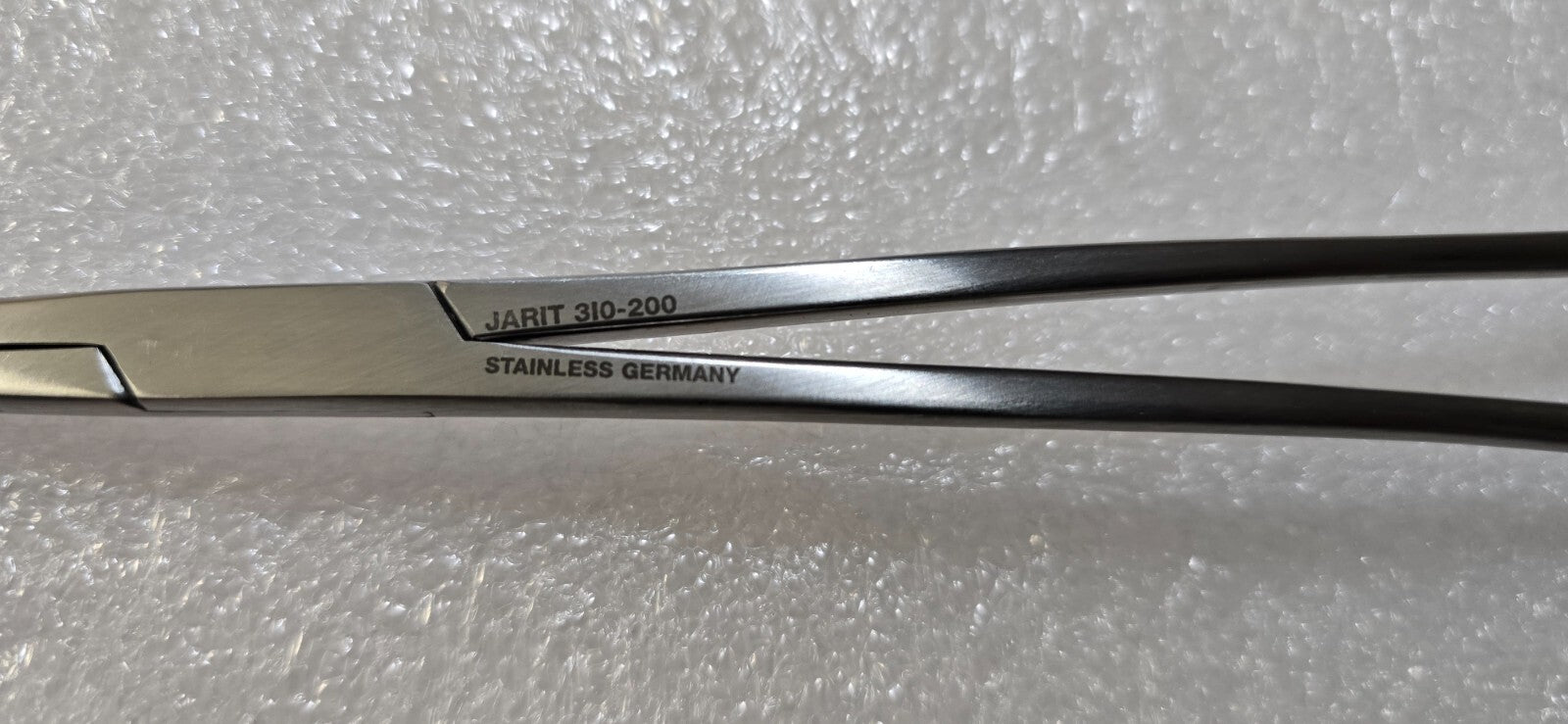 Jarit 310-200 Surgical Satinsky Forceps 9.5" Cross Serrated jaws