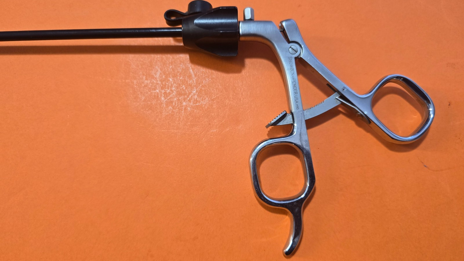 Snowden-Pencer 90-3021 Raptor Grasping Forceps Straight 5mm 32cm Ratchet Handle