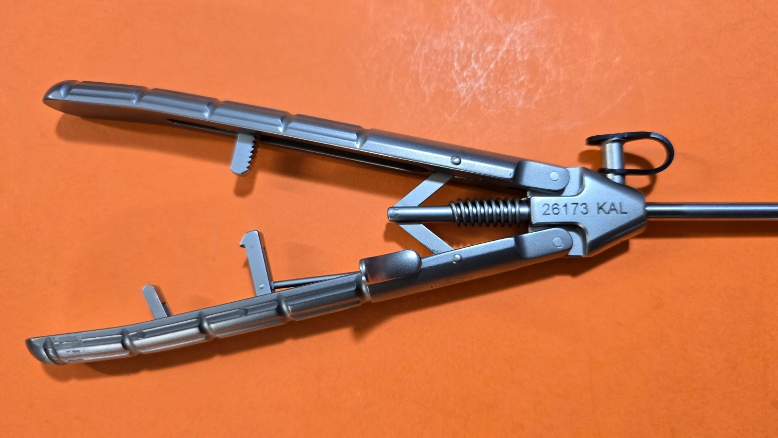 Karl Storz 26173 KAL Laparoscopic Macro Needle Holder 5mmx33 cm with Lock