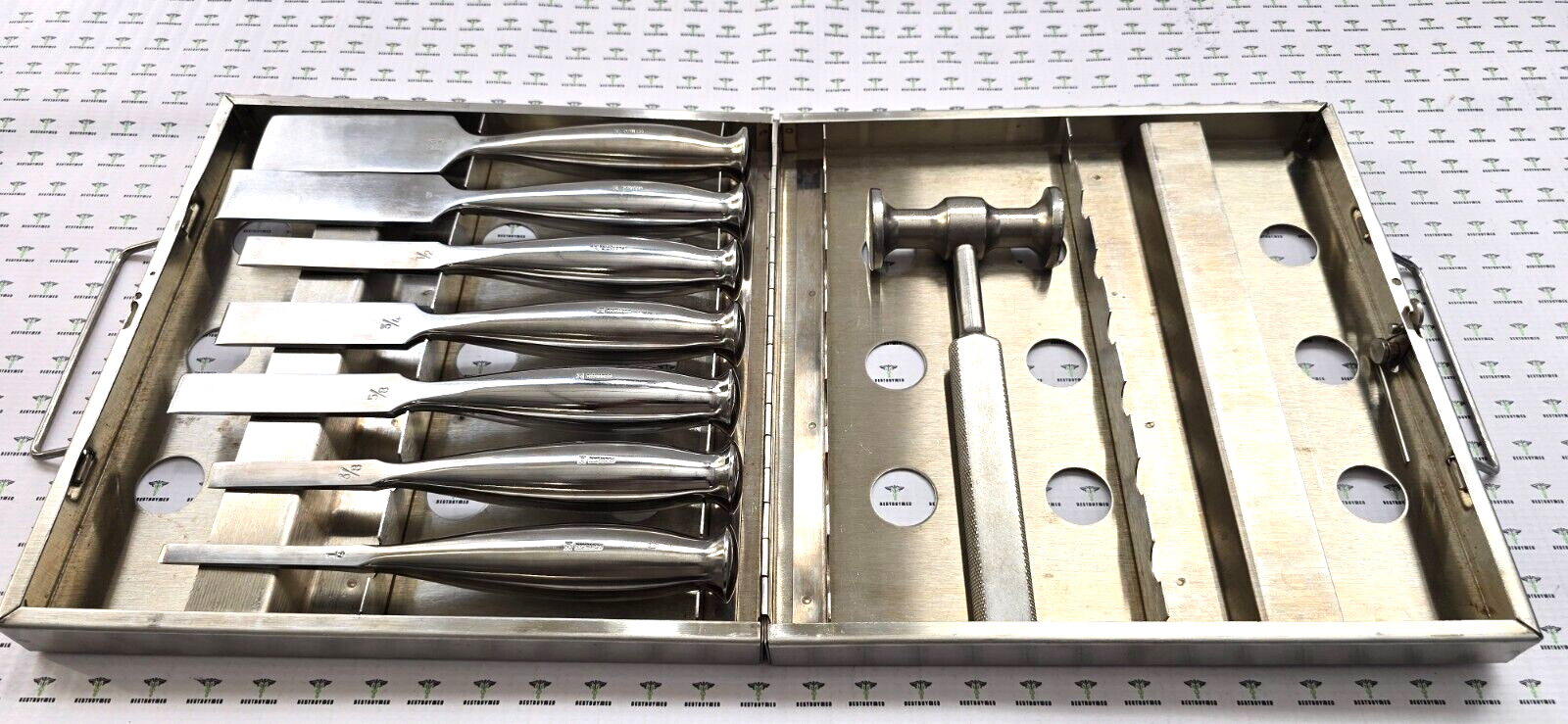 RICHARDS Surgical Orthopedic Smith-Peterson Osteotomes Set of 8 With Case