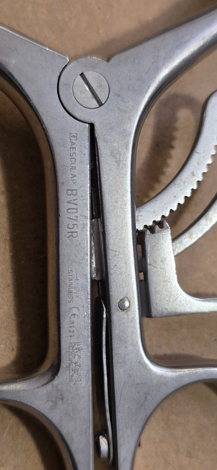 Aesculap BV075R Orthopedic Weitlaner Retractor 6.3/4" Blunt 3x4 Prongs