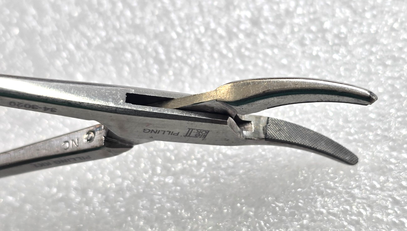Pilling 34-3020 Surgical Needle Holder 8" Carbide Jaws Curved