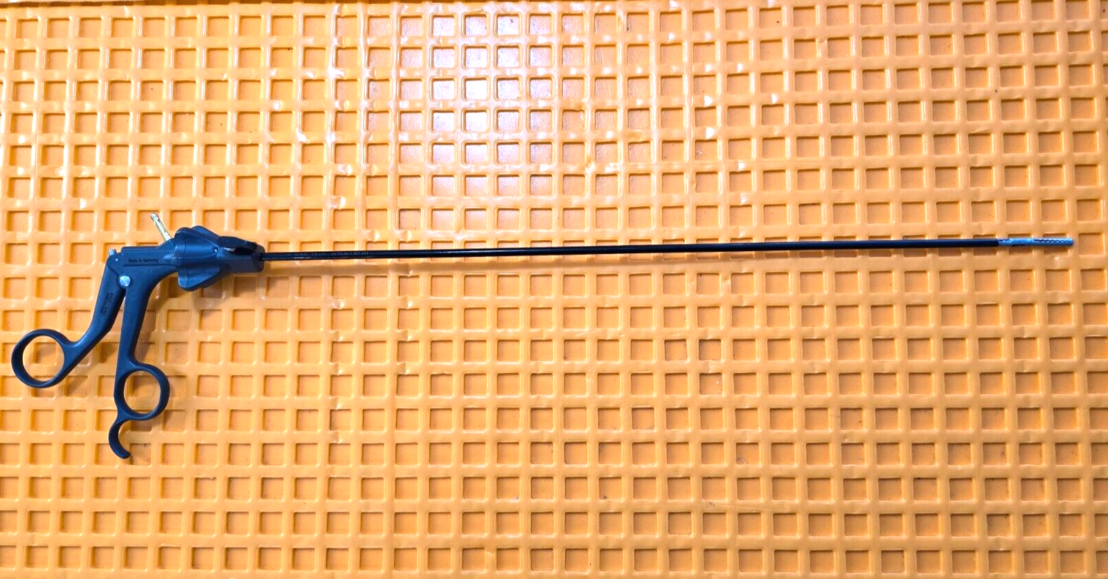 Stryker Laparoscopic Grasping Forceps 5mm x 45cm Monopolar Handle