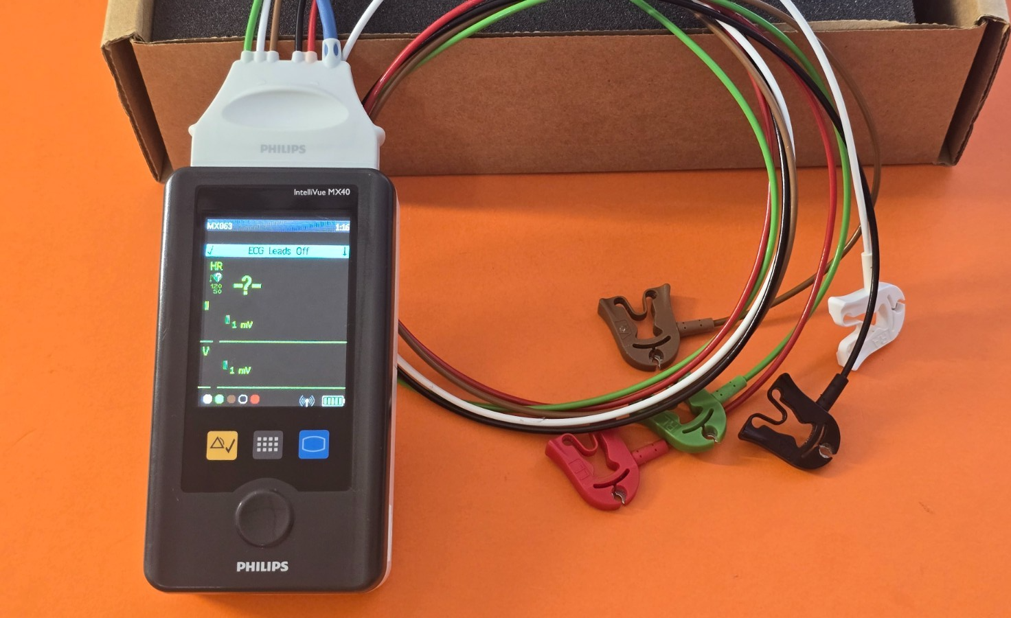 PHILIPS IntelliVue MX40 Telemetry Monitor With 5 Lead ECG (Tested)