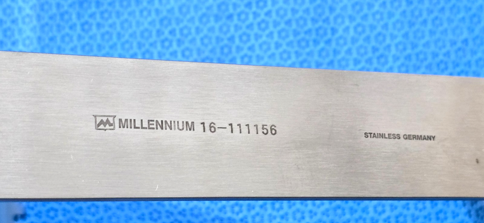 Millennium Surgical Orthopedic T-Handle Retractor Angled 7" Shaft Blade 5"