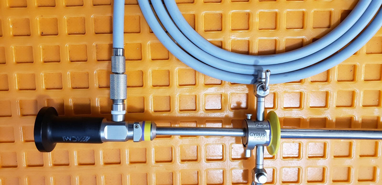 GYRUS ACMI M3-30 Cystoscope 4mmx30* Deg EOS-CFR25 & Fiber Optic Cable