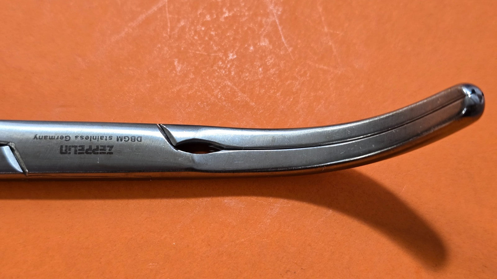 Cooper Surgical Zeppelin-Hysterectomy Clamp Curved 9.5" Ref: 16077GY