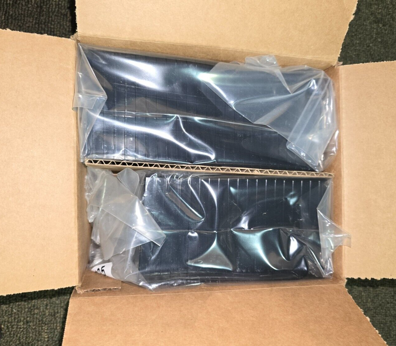 Box of 50, CORNING Assay Universal Lid, Black Ref:3935