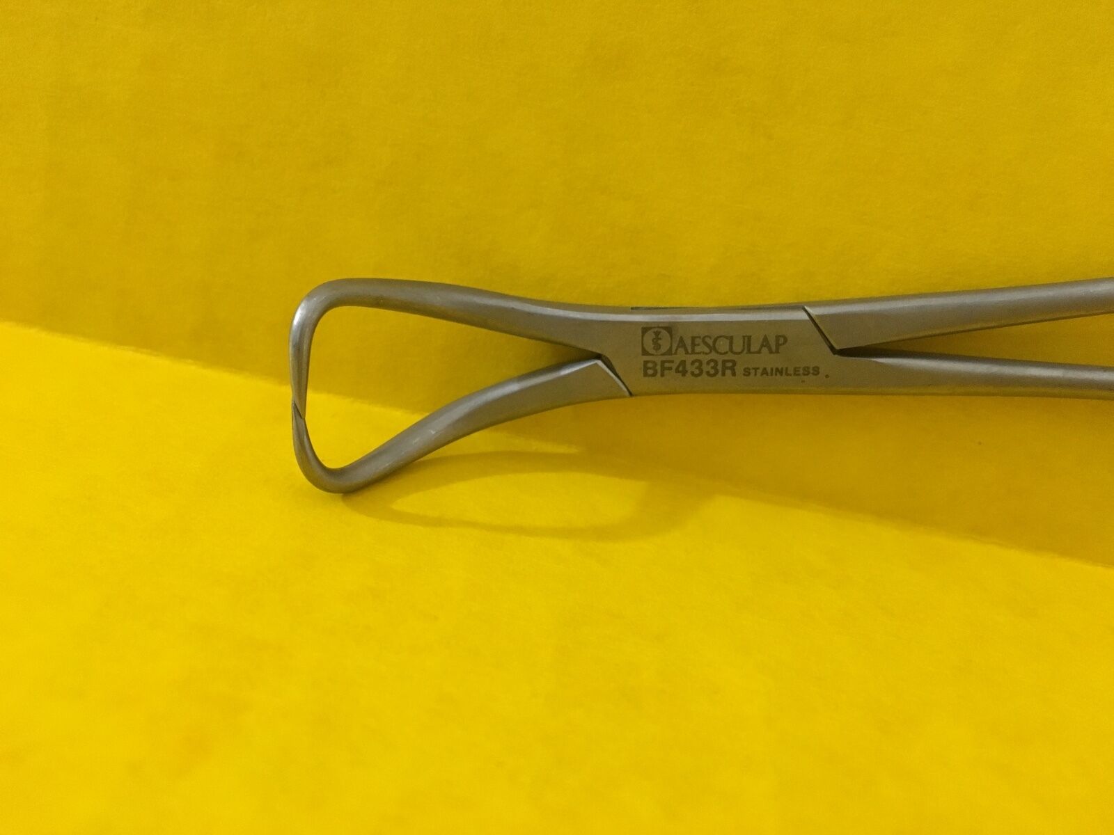 Aesculap Surgical Backhaus Curved Towel Clamp REF: BF433R