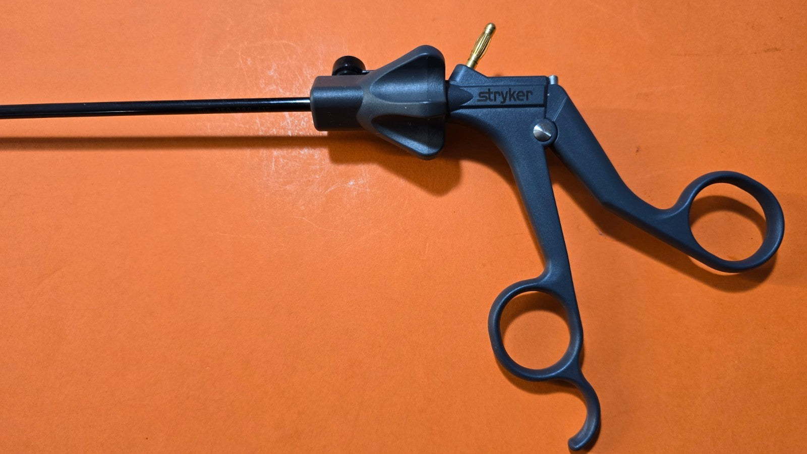 Stryker Laparoscopic Kelly Grasping Forceps 5mm x 33cm Monopolar Handle