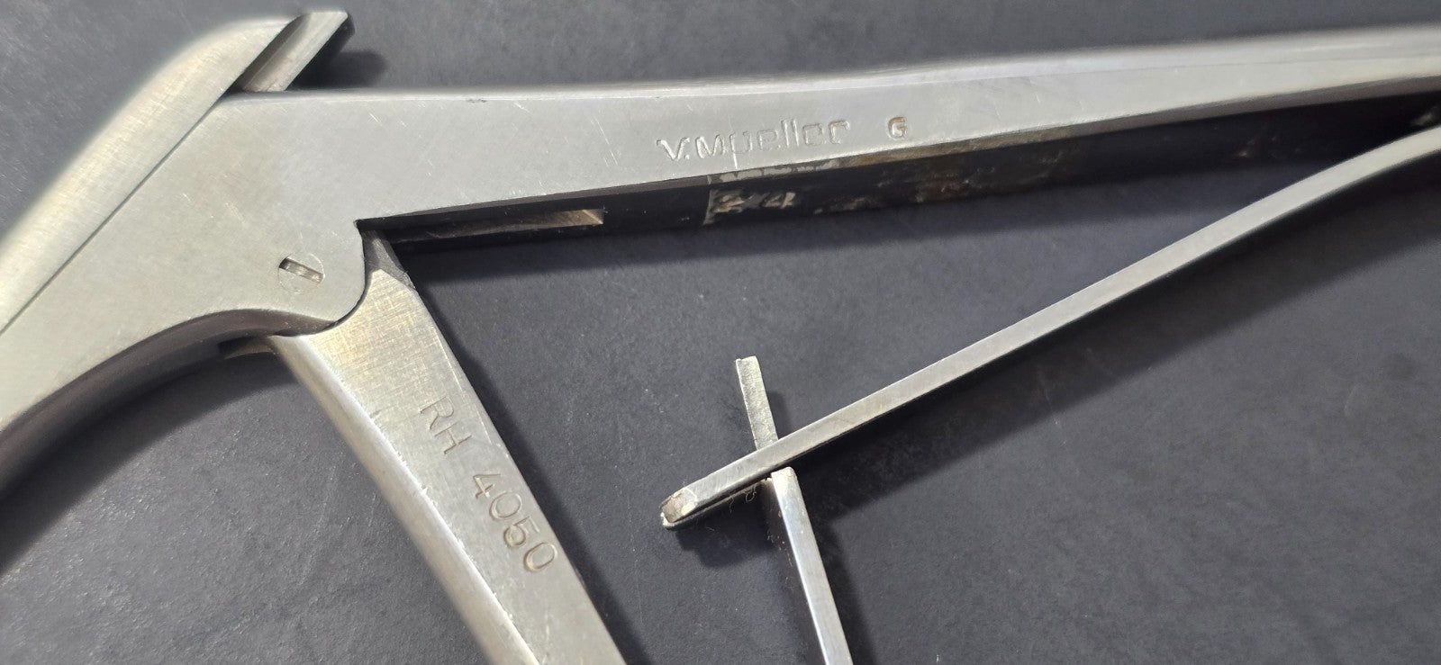 V.Mueller RH 4050 Surgical Hajek Kofler Forceps 4mm x 3mm Up