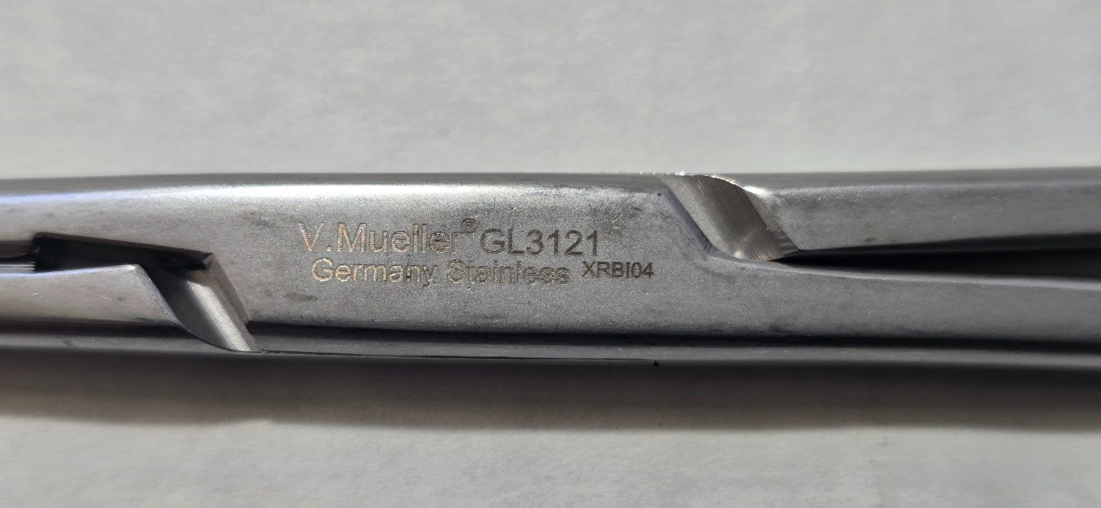 V. Mueller GL3121 Surgical Heaney Hysterectomy Forceps Straight 8.5"