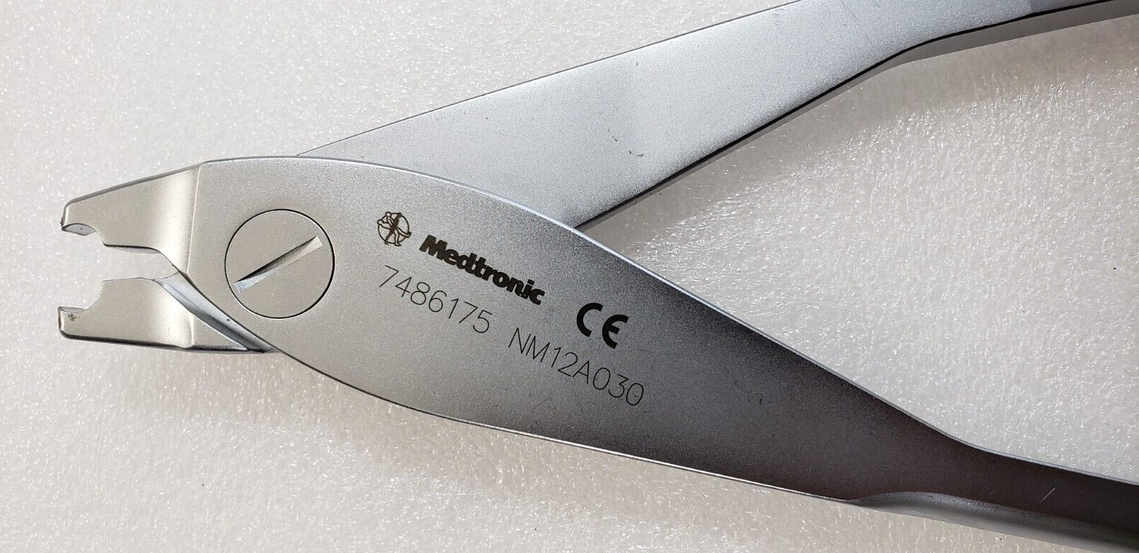 Medtronic 7486175 SOFAMOR DANEK Orthopedic Rod Gripper 12" With Ratchet.