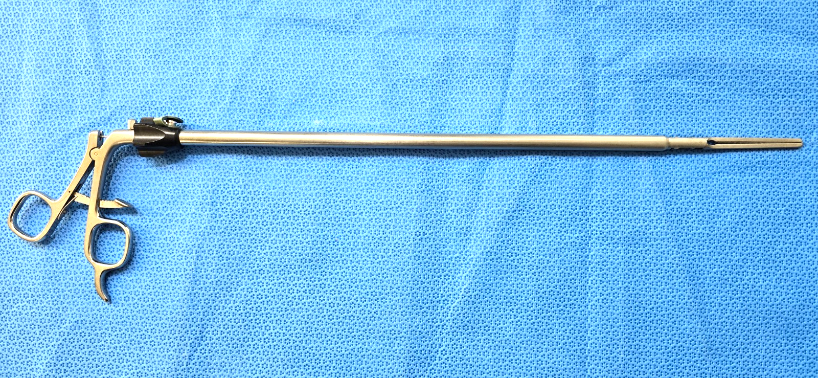 Snowden-Pencer Debakey Clamp Forceps Straight 10mm x 38cm Ratchet Handle